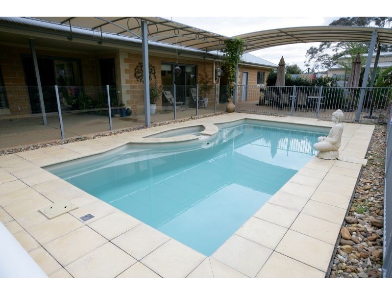 10 Melia Place, Springvale, Wagga Wagga NSW 2650