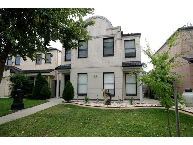 18 Galing Place, Wagga Wagga NSW 2650