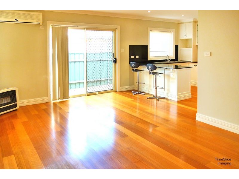 1/12 Lampe Avenue, Wagga Wagga NSW 2650