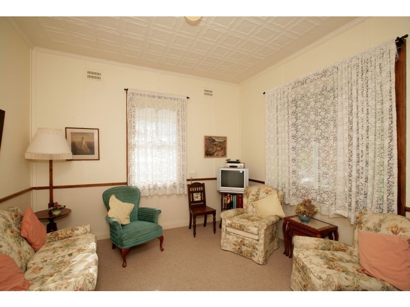 54 Mitchelmore Street, Turvey Park NSW 2650