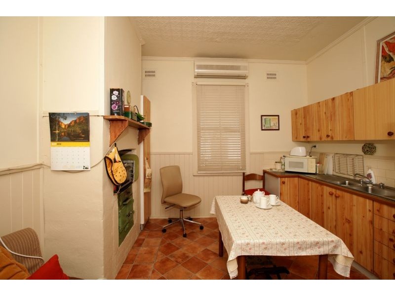 54 Mitchelmore Street, Turvey Park NSW 2650