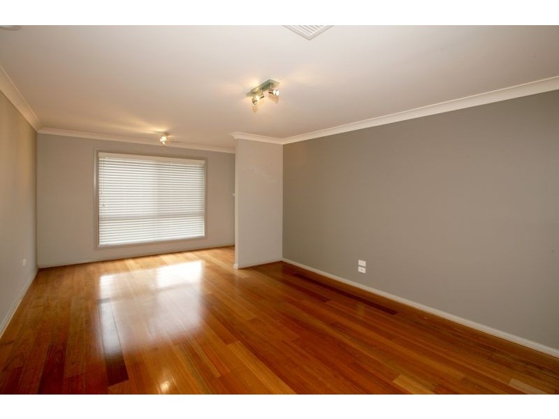 1/31 Warrambee Street, Glenfield Park NSW 2650