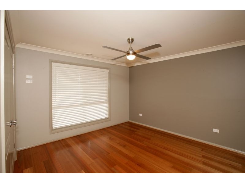 1/31 Warrambee Street, Glenfield Park NSW 2650