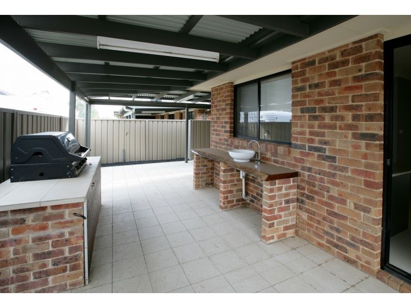 1/31 Warrambee Street, Glenfield Park NSW 2650