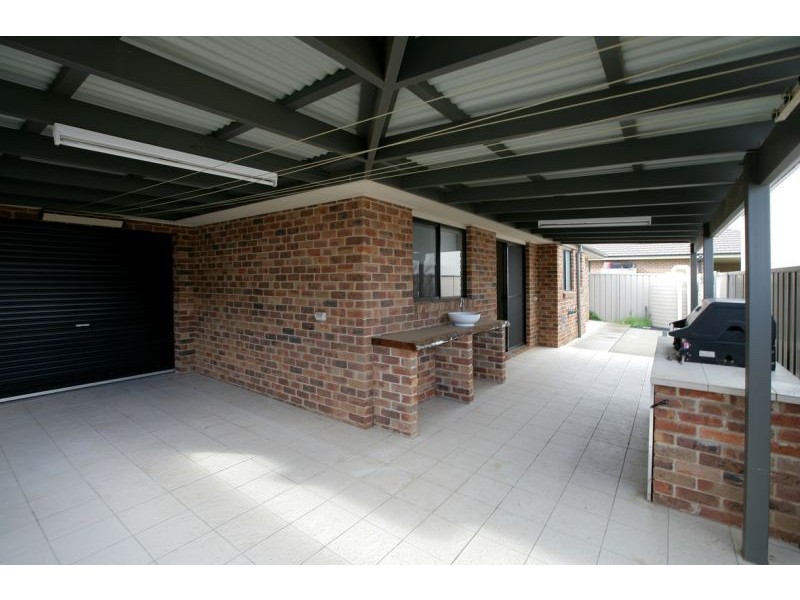 1/31 Warrambee Street, Glenfield Park NSW 2650