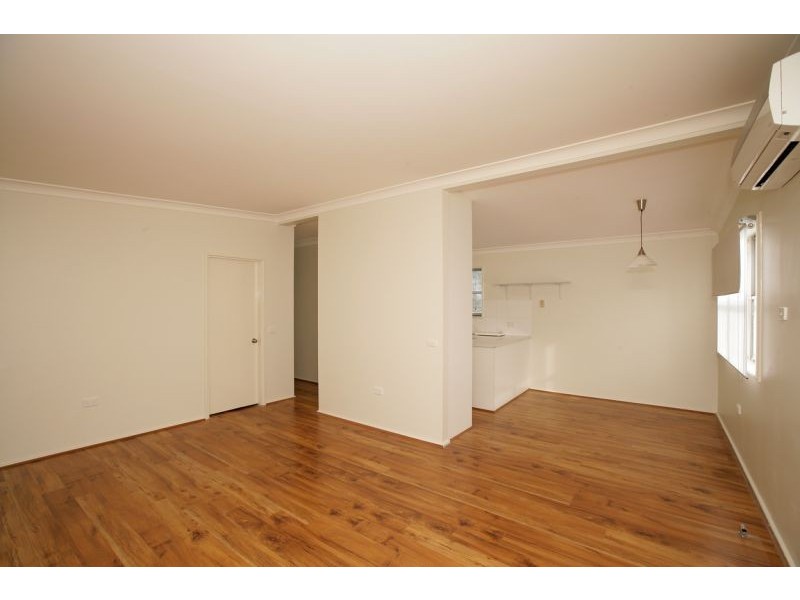 32 Mimosa Drive, Mount Austin NSW 2650