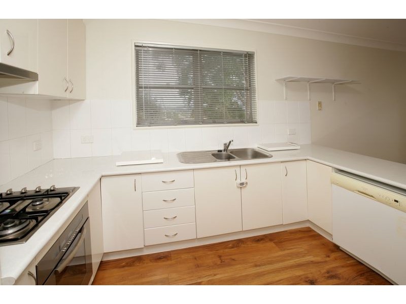 32 Mimosa Drive, Mount Austin NSW 2650