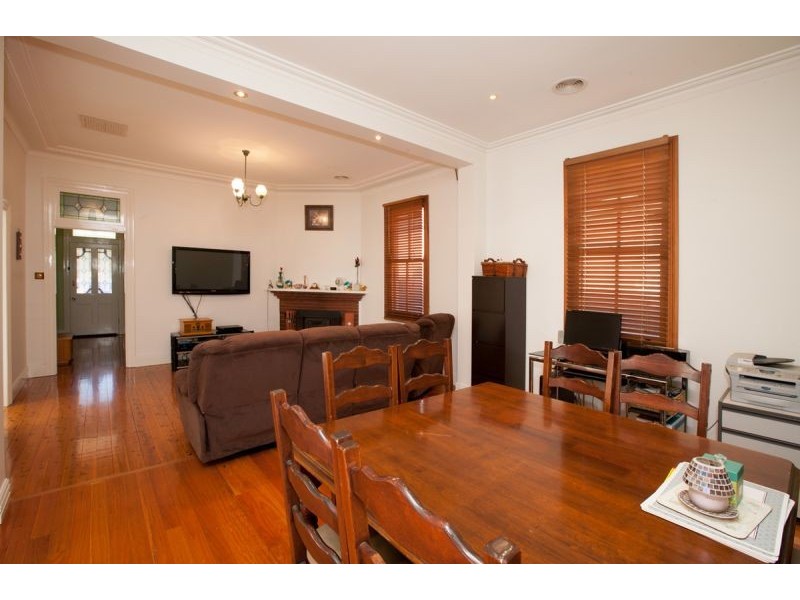 42 Collins Street, Turvey Park NSW 2650
