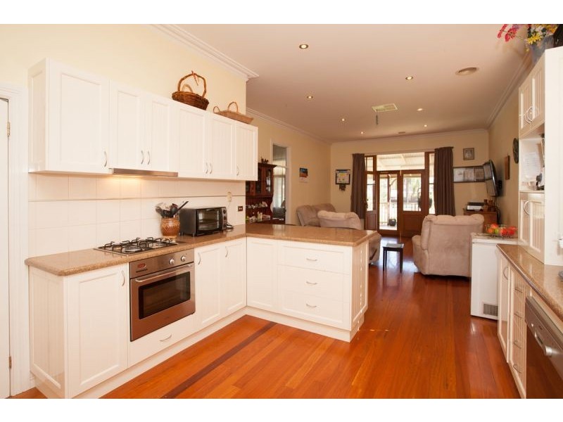 42 Collins Street, Turvey Park NSW 2650
