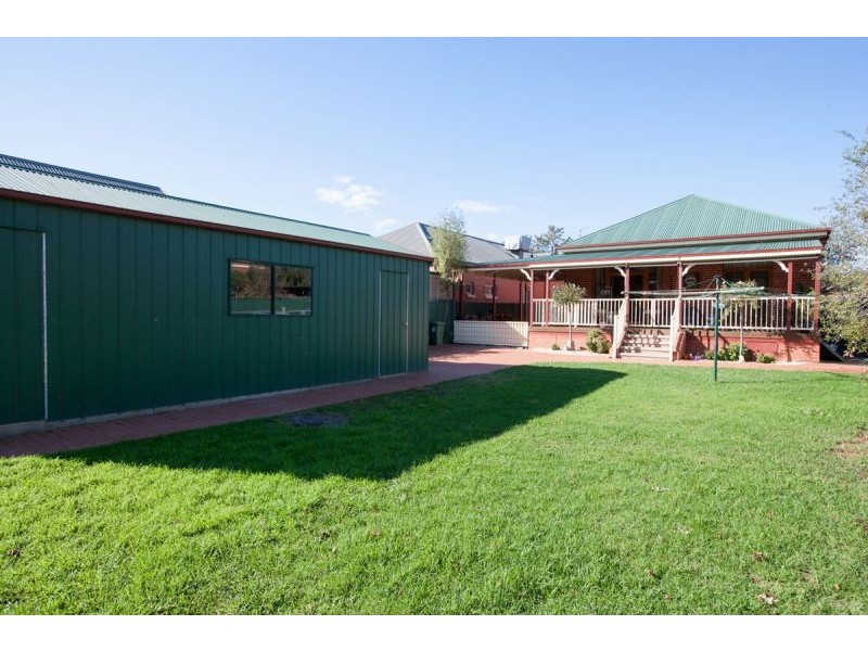 42 Collins Street, Turvey Park NSW 2650
