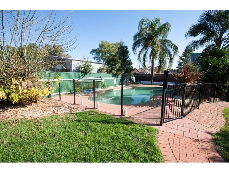 42 Collins Street, Turvey Park NSW 2650