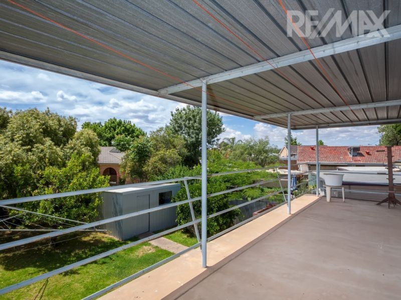 389 Lake Albert Road, Kooringal NSW 2650