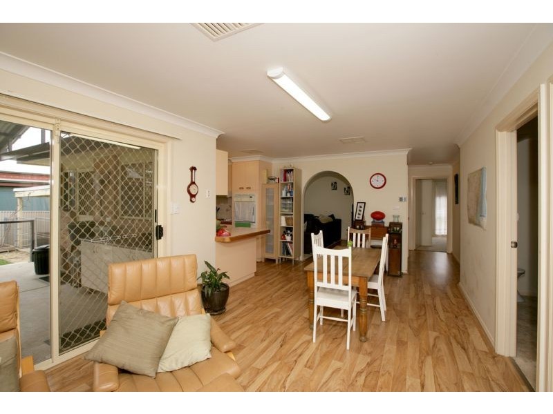 99 Pugsley Avenue, Estella NSW 2650