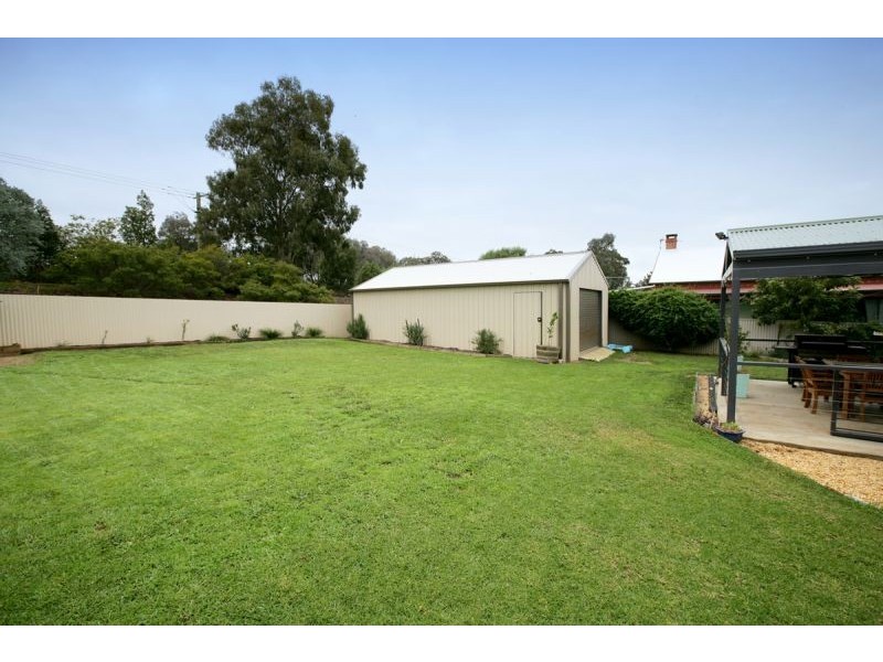 99 Pugsley Avenue, Estella NSW 2650
