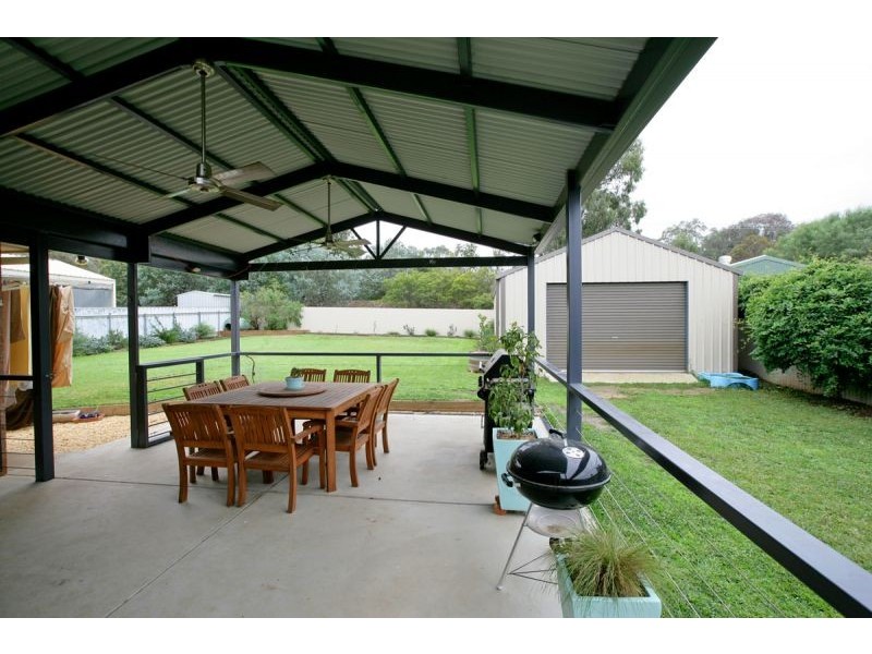 99 Pugsley Avenue, Estella NSW 2650