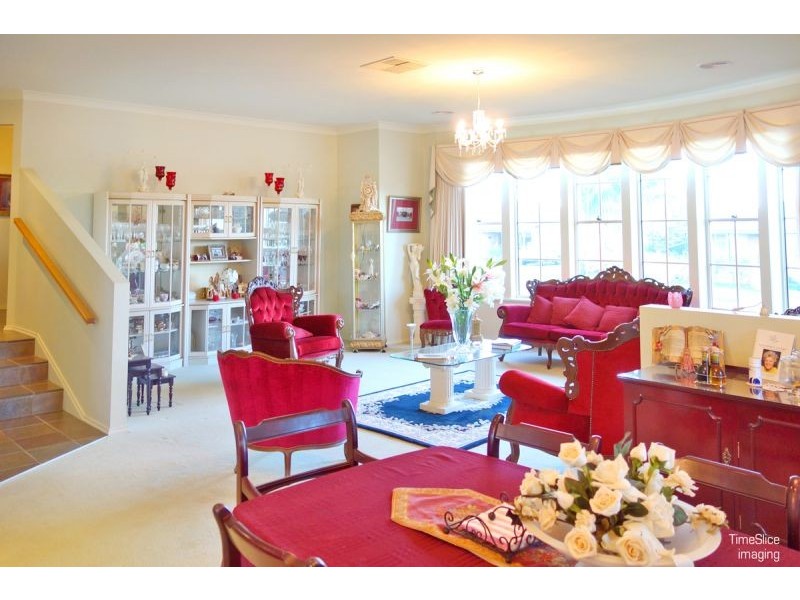 8 Roberts Way, Kooringal NSW 2650