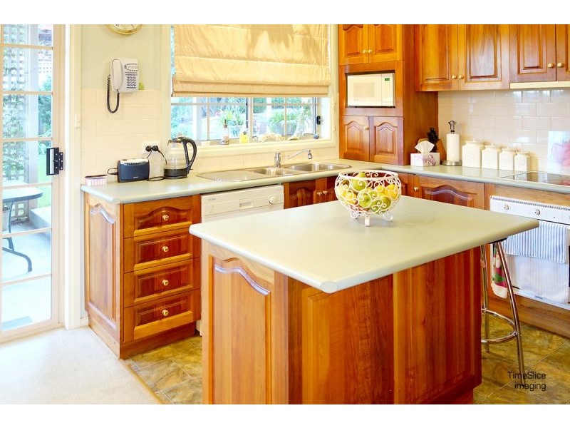 8 Roberts Way, Kooringal NSW 2650