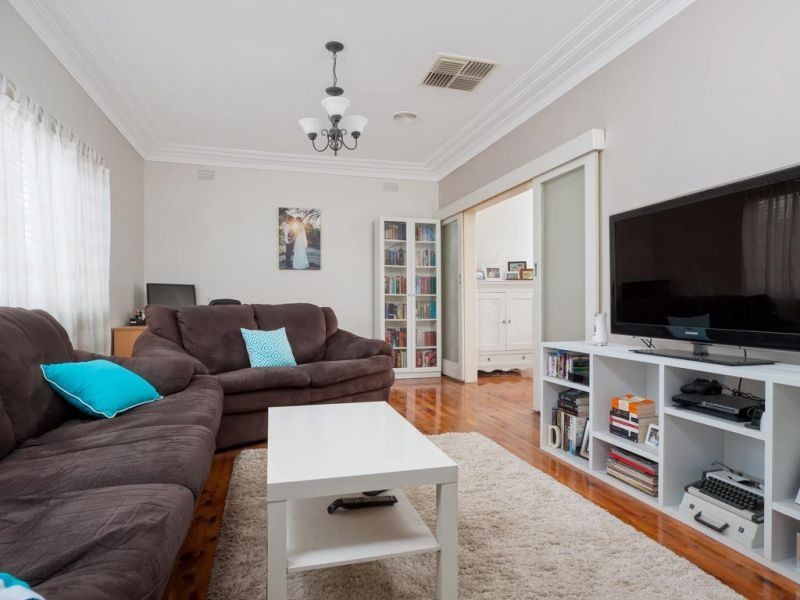 11 Beltana Avenue, Mount Austin NSW 2650