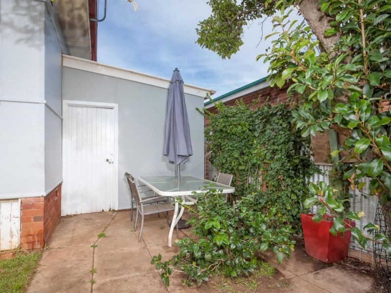 11 Beltana Avenue, Mount Austin NSW 2650