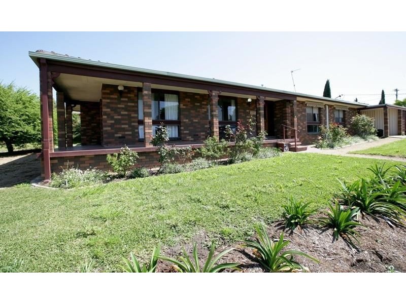 61 Red Hill Road, Wagga Wagga NSW 2650