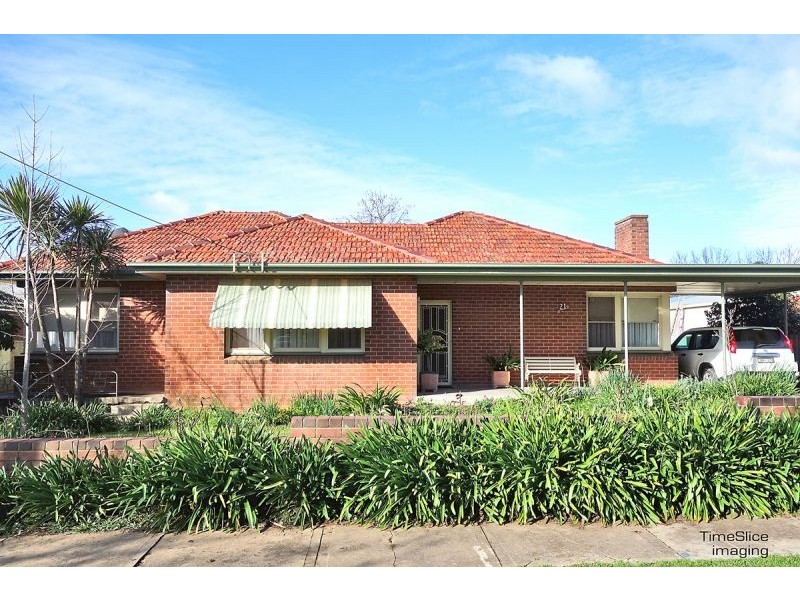 21 Dalton St, Turvey Park NSW 2650