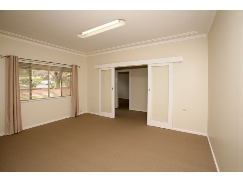 2 Waranga Avenue, Wagga Wagga NSW 2650