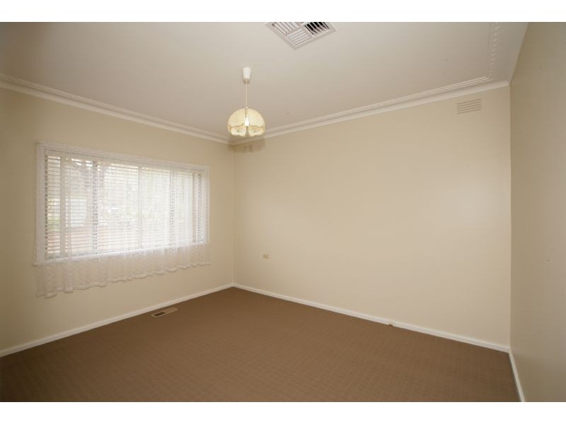 2 Waranga Avenue, Wagga Wagga NSW 2650