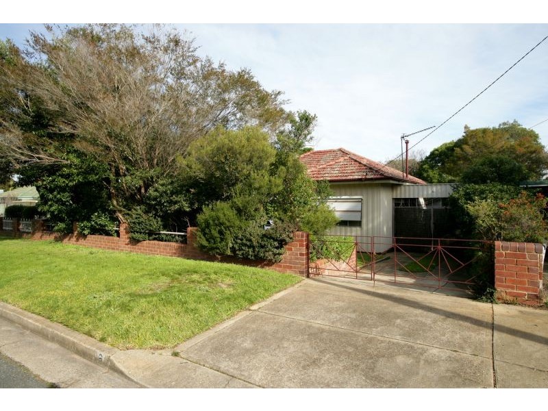 6 Waranga Avenue, Mount Austin NSW 2650