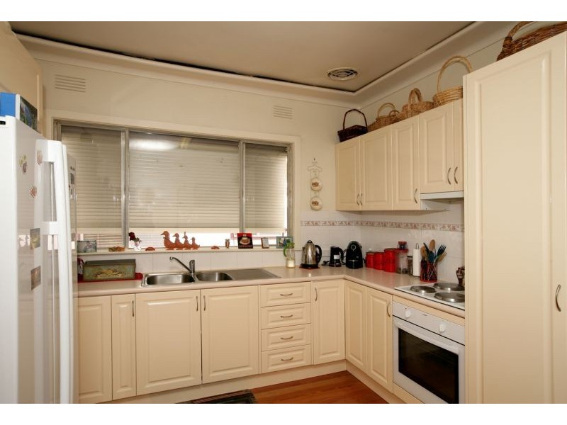 6 Waranga Avenue, Mount Austin NSW 2650