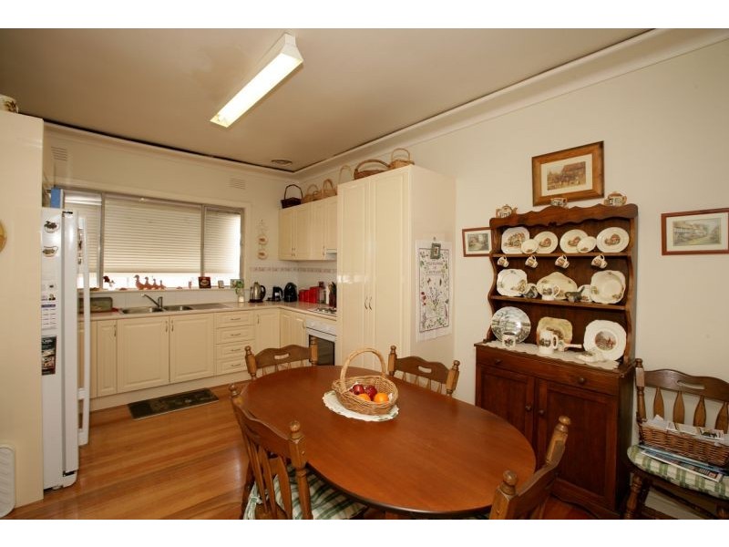 6 Waranga Avenue, Mount Austin NSW 2650