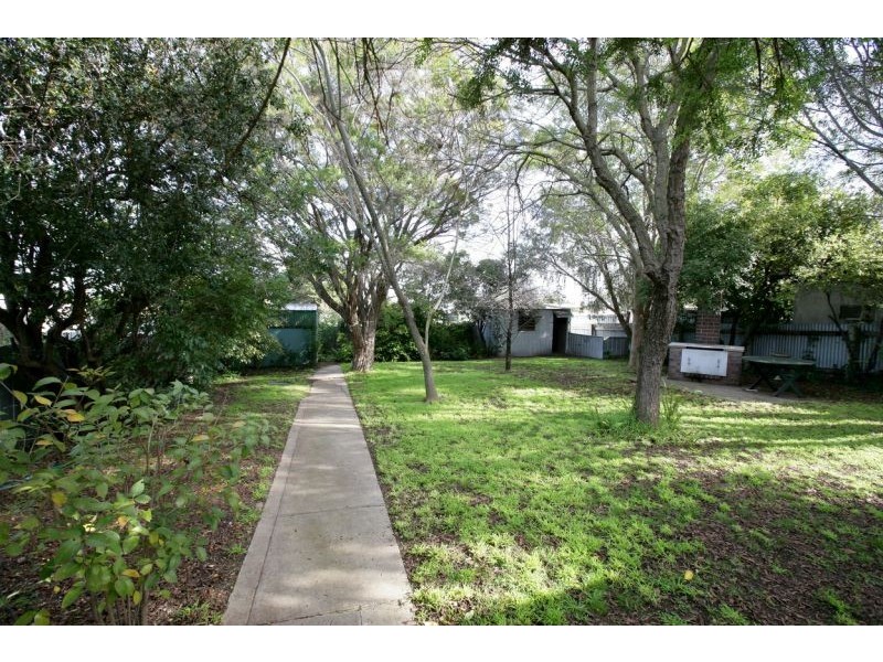 6 Waranga Avenue, Mount Austin NSW 2650