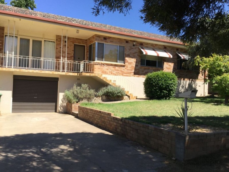 60 Grove Street, Kooringal NSW 2650