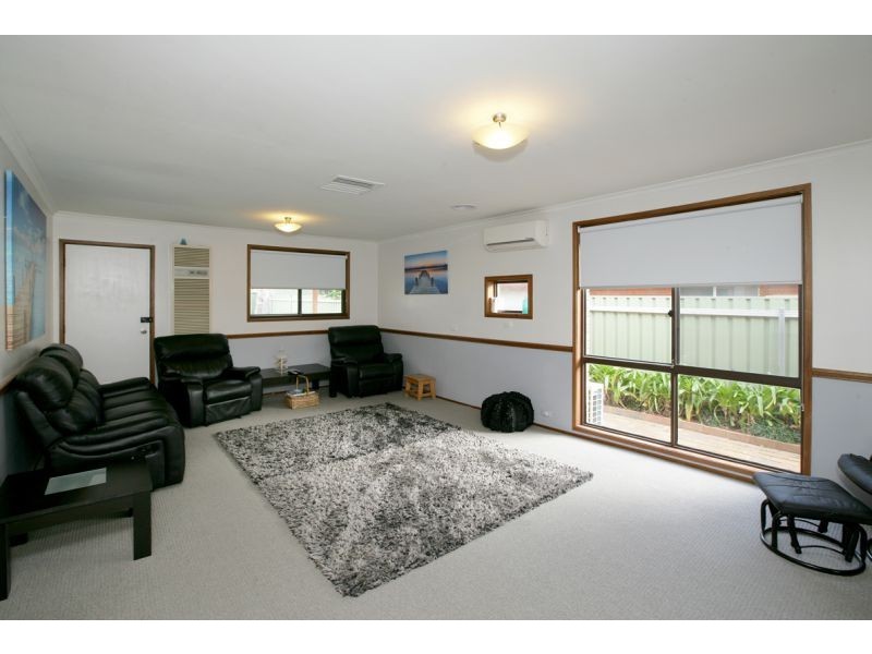 20 Naretha Street, Glenfield Park NSW 2650