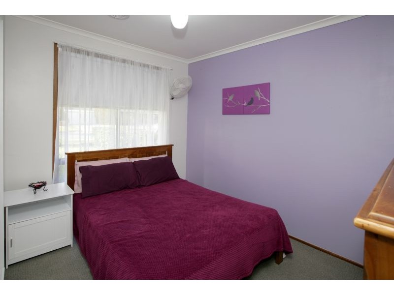 20 Naretha Street, Glenfield Park NSW 2650