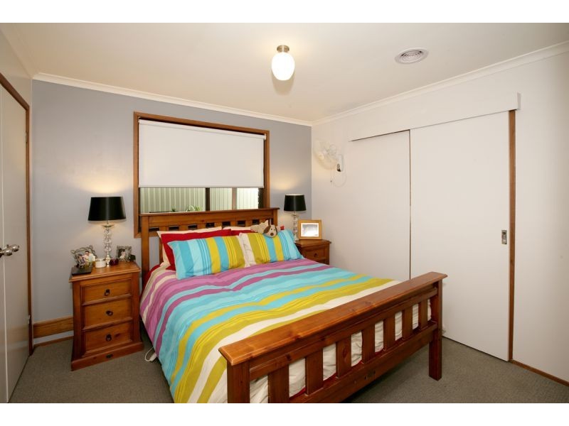 20 Naretha Street, Glenfield Park NSW 2650