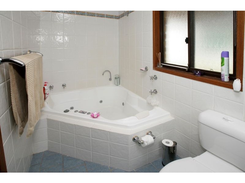 20 Naretha Street, Glenfield Park NSW 2650