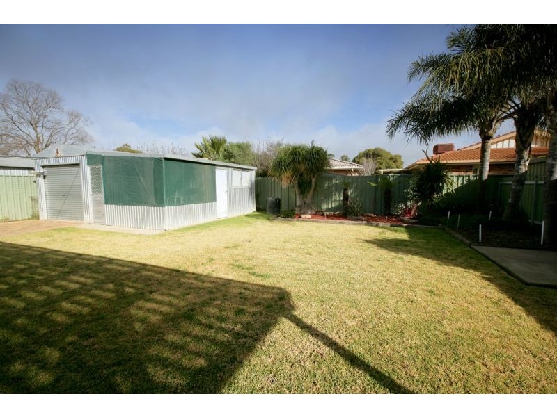 20 Naretha Street, Glenfield Park NSW 2650