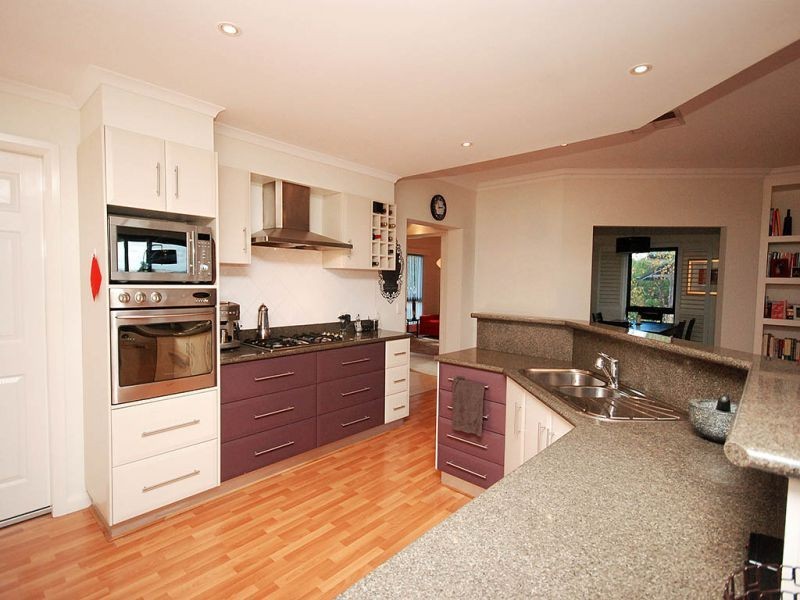8 Headley Place, Kooringal NSW 2650