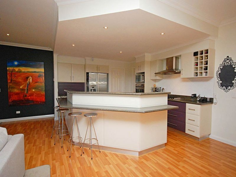 8 Headley Place, Kooringal NSW 2650