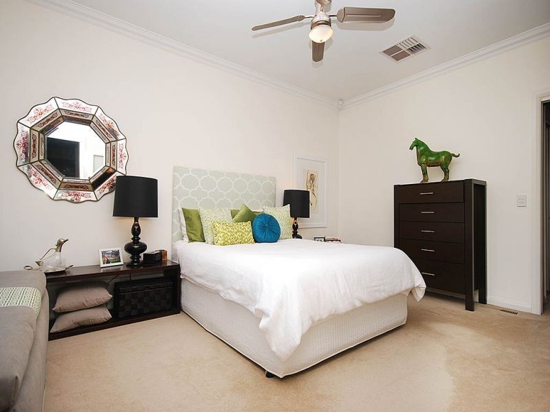 8 Headley Place, Kooringal NSW 2650