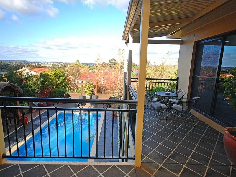 8 Headley Place, Kooringal NSW 2650