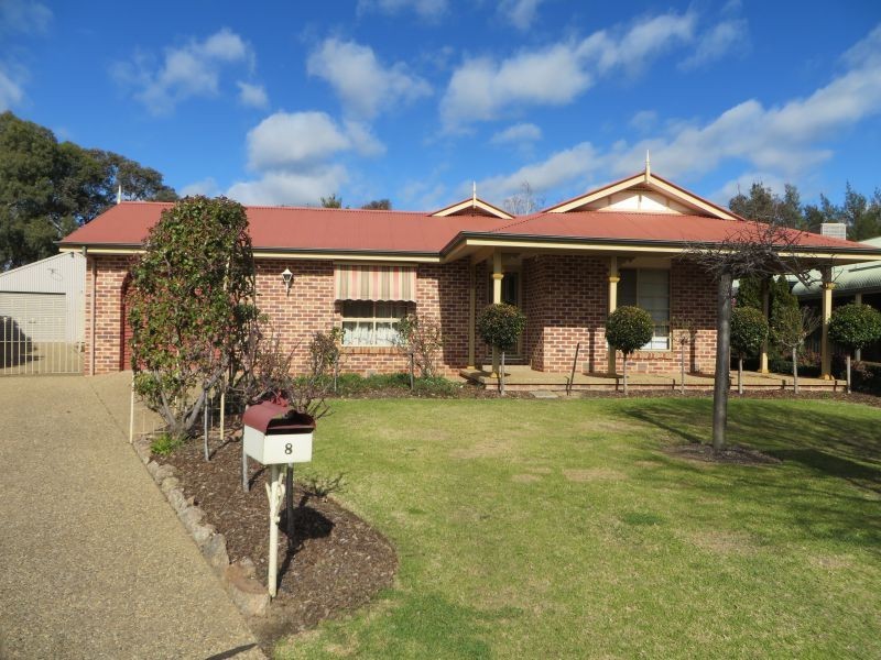 8 Jeeba Place, Wagga Wagga NSW 2650
