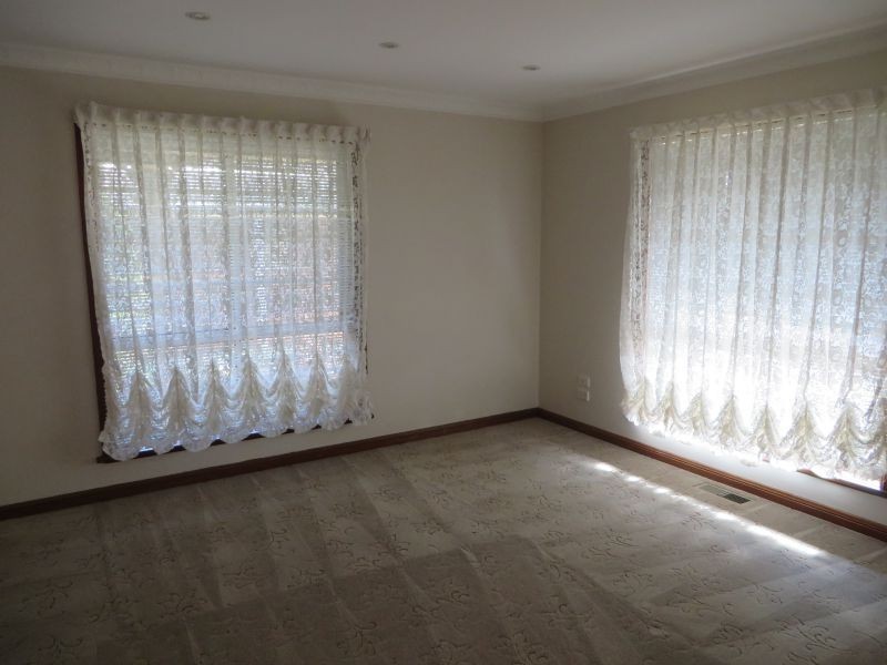 8 Jeeba Place, Wagga Wagga NSW 2650