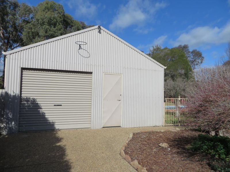 8 Jeeba Place, Wagga Wagga NSW 2650