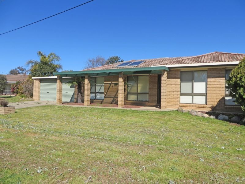 9 Nicholi Crescent, Wagga Wagga NSW 2650