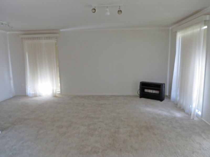 9 Nicholi Crescent, Wagga Wagga NSW 2650