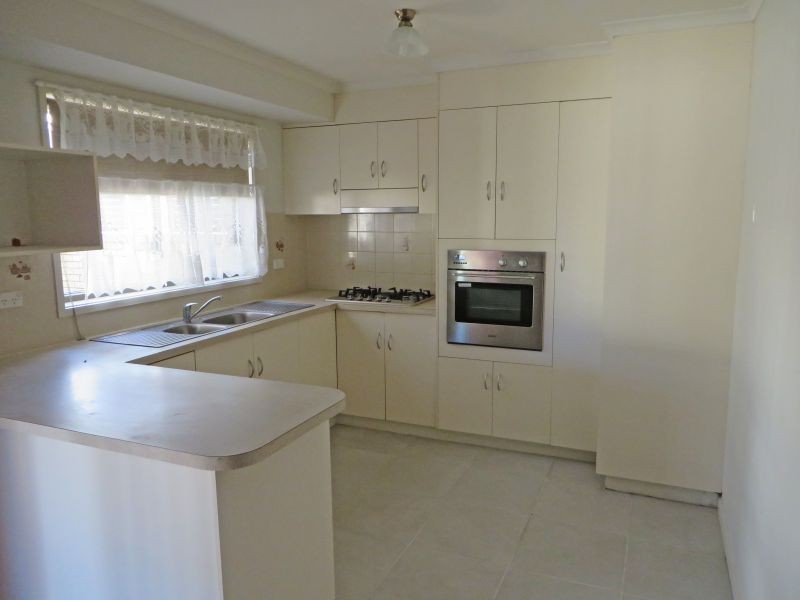 9 Nicholi Crescent, Wagga Wagga NSW 2650