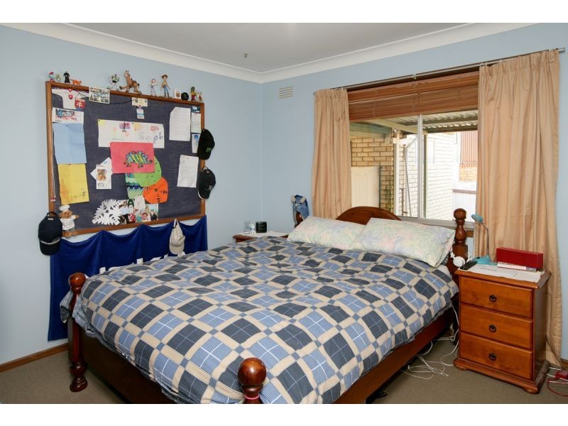 6 Truman Avenue, Tolland NSW 2650