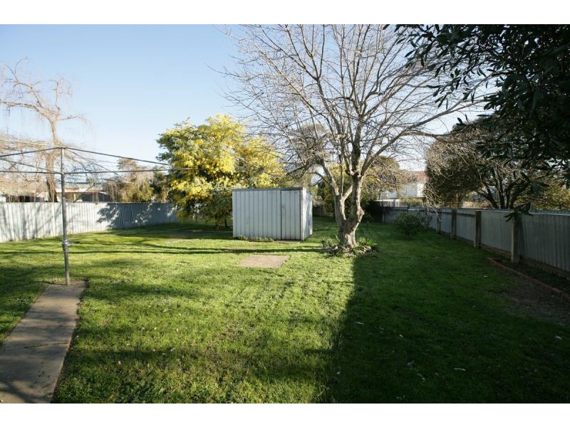 40 Castlereagh Avenue, Mount Austin NSW 2650