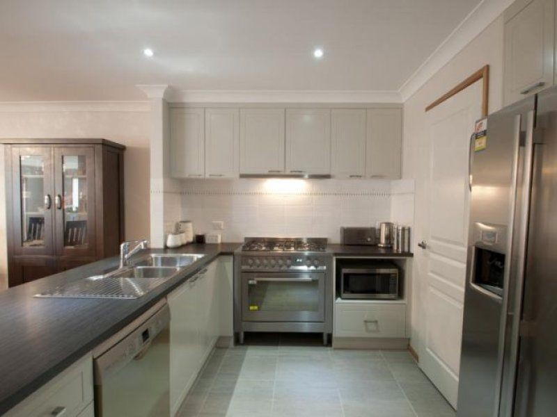 1 Pinnacle Place, Wagga Wagga NSW 2650